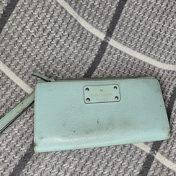 Neda Wallet Wellesley Zip Carryall Wallet - Picture 1 of 8